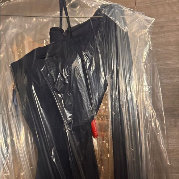 IEENA FOR MAC DUGGAL Gown Navy - Picture 3 of 5